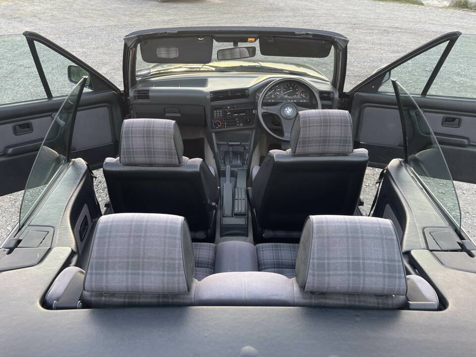 Image 9/12 of BMW 325i (1990)