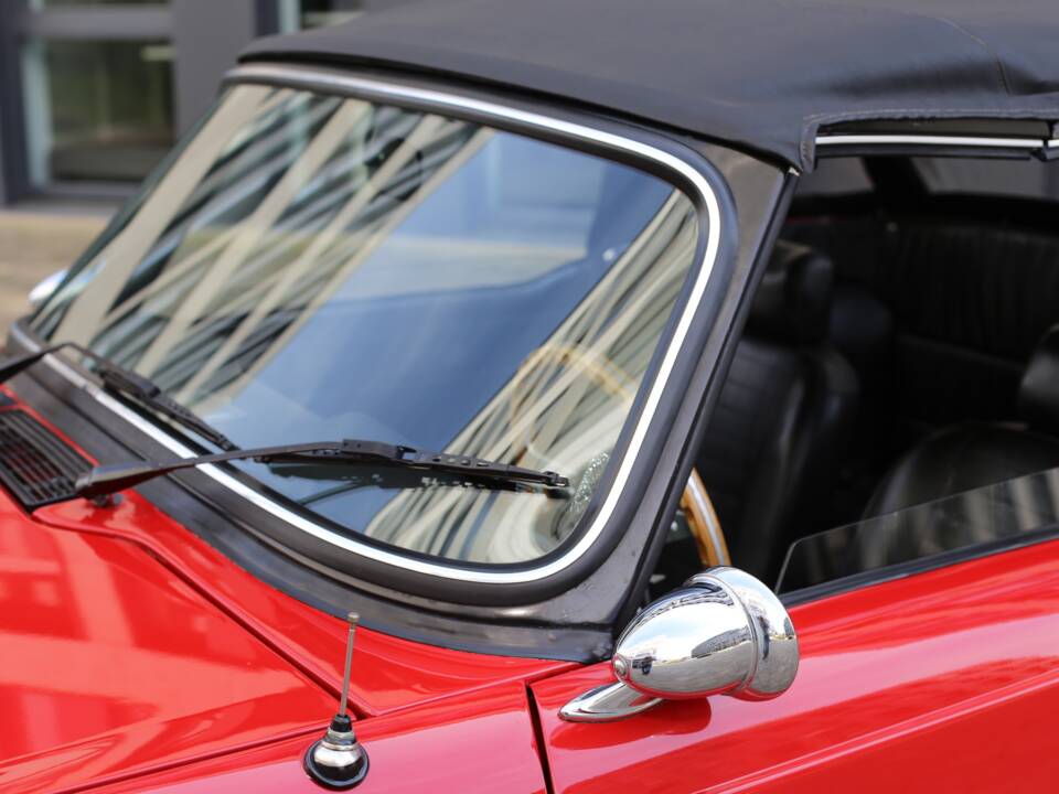 Image 11/49 of Triumph TR 6 (1976)