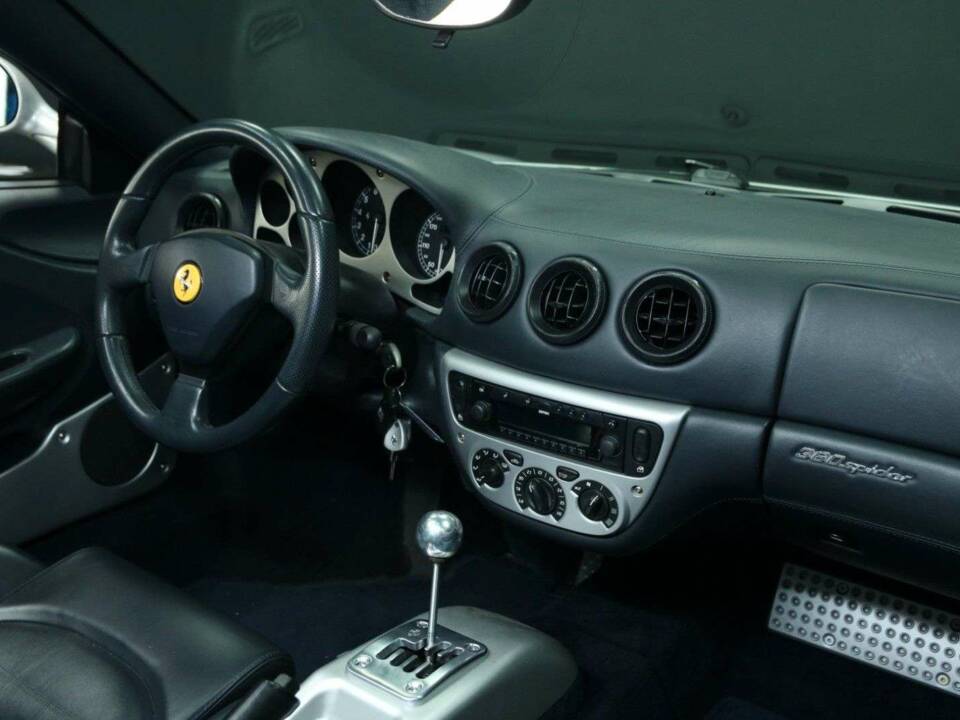 Immagine 25/50 di Ferrari 360 Spider (2003)