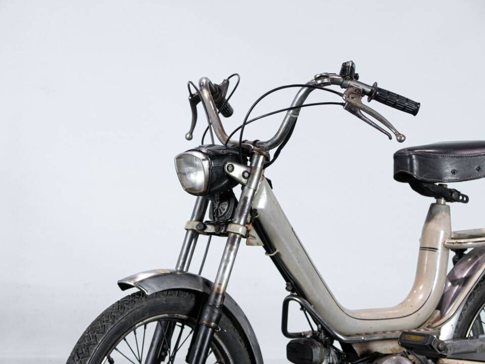 Image 38/50 of Oemmeci DUMMY (1978)