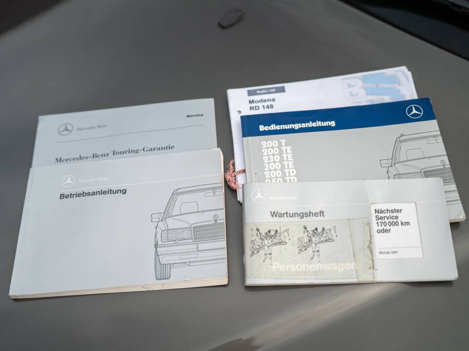 Image 49/66 of Mercedes-Benz 200 TE (1989)