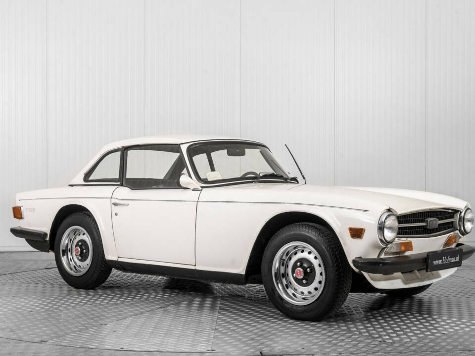 Image 7/50 of Triumph TR 6 (1973)