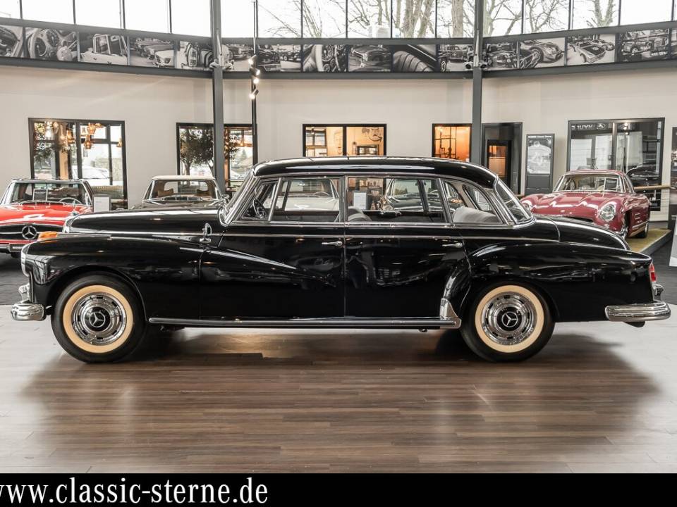 Image 2/15 of Mercedes-Benz 300 d (1961)