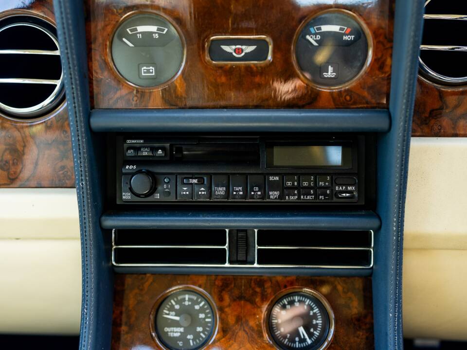 Image 38/50 of Bentley Continental R (1997)