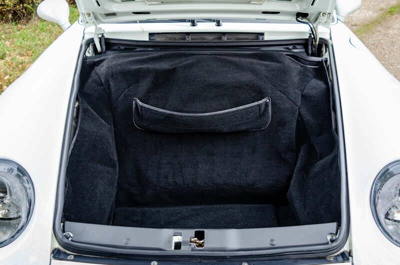 Immagine 13/14 di Porsche 911 Carrera (1994)