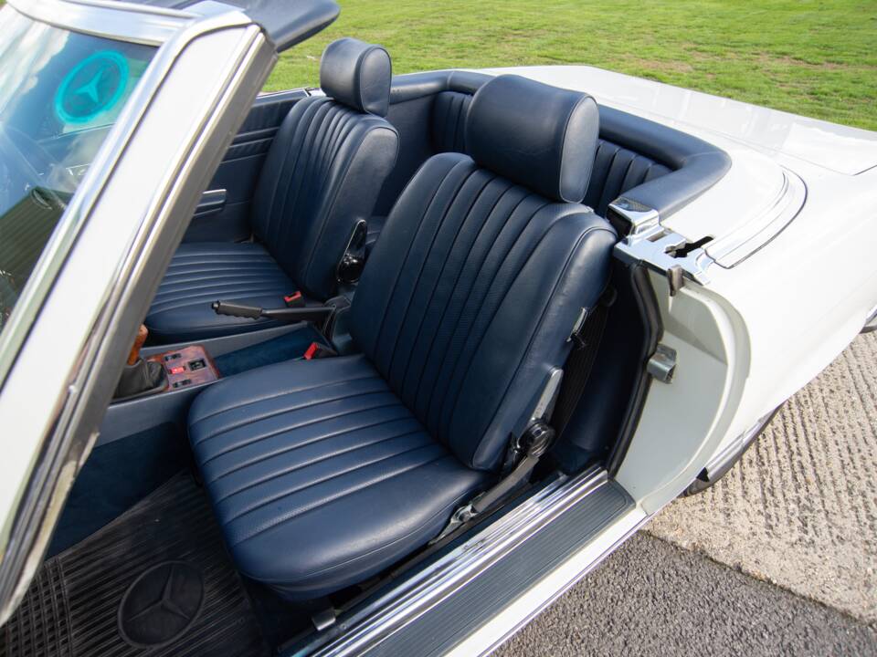 Afbeelding 19/35 van Mercedes-Benz 280 SL (1984)