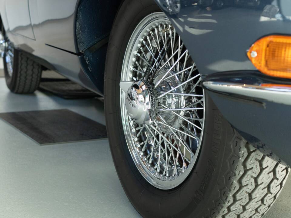 Image 12/23 de Jaguar Type E 4.2 (1967)
