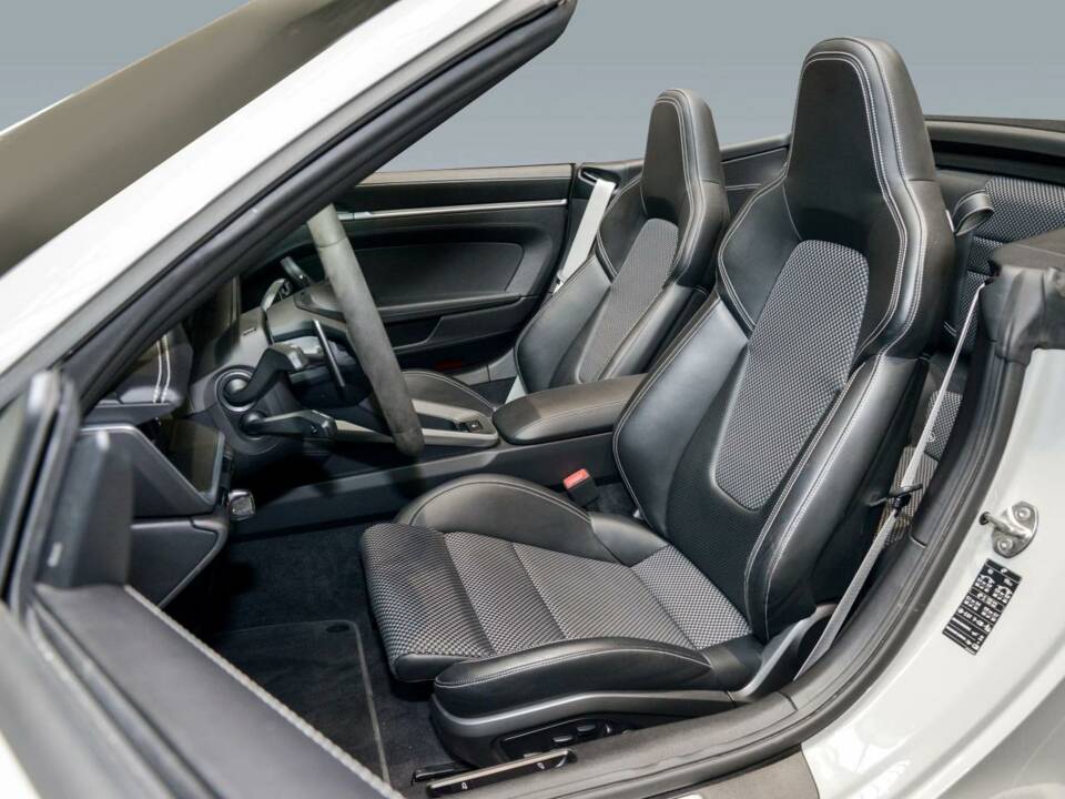 Bild 3/8 von Porsche 911 Turbo S (2020)