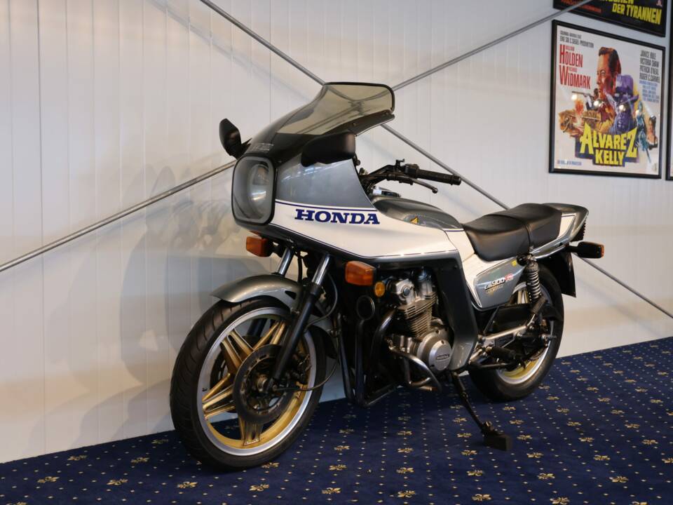 Bild 16/21 von Honda CB 900 F2 (1982)