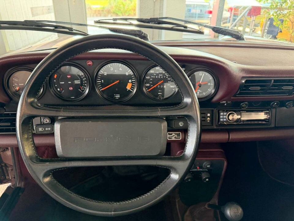 Afbeelding 22/41 van Porsche 911 Carrera 3.2 (WTL) (1987)