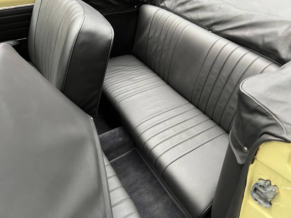 Bild 19/31 von Peugeot 403 Cabriolet (1957)