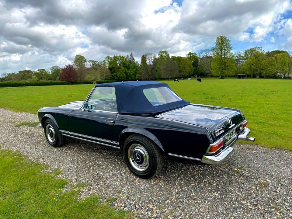 Image 26/50 de Mercedes-Benz 230 SL (1967)