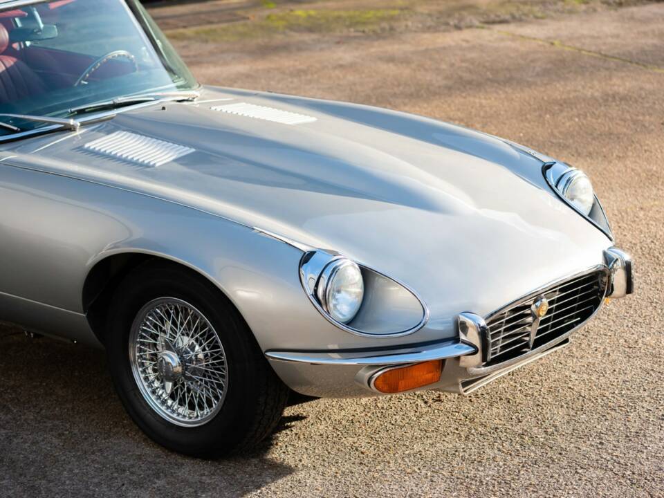 Bild 6/50 von Jaguar E-Type V12 (2+2) (1971)