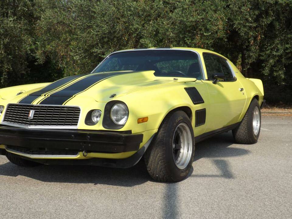 Image 2/50 of Chevrolet Camaro IROC-Z 350 (1974)