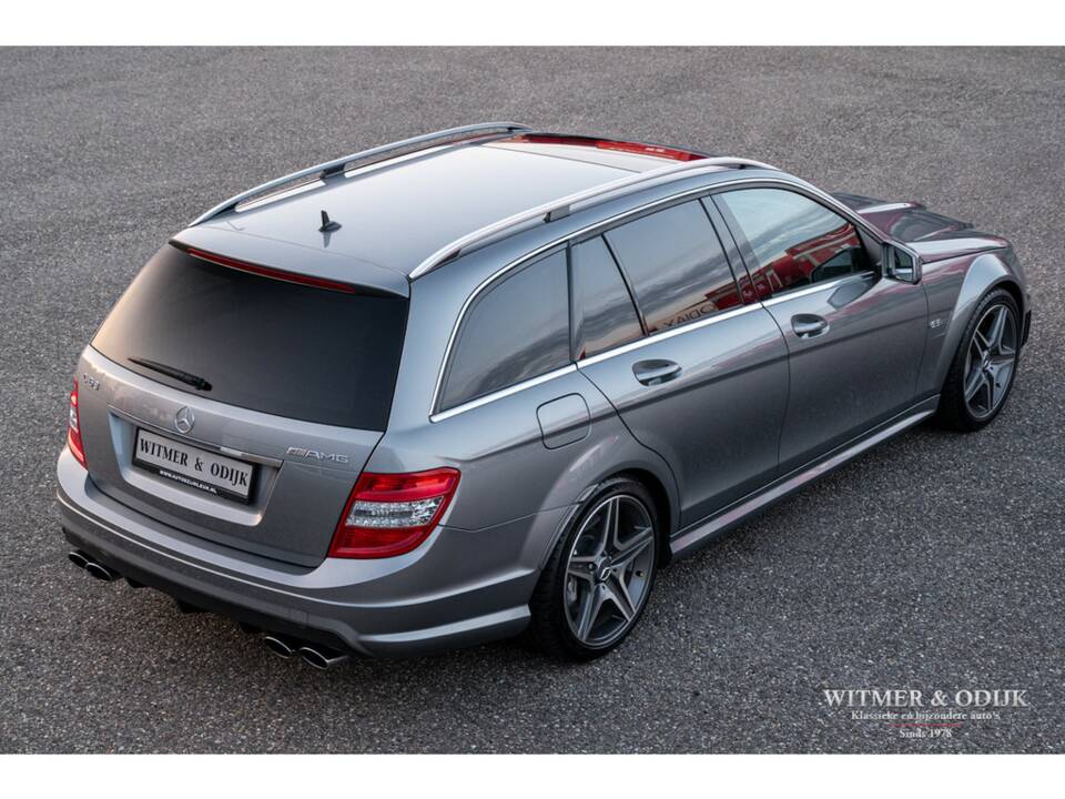 Imagen 13/40 de Mercedes-Benz C 63 AMG T (2009)