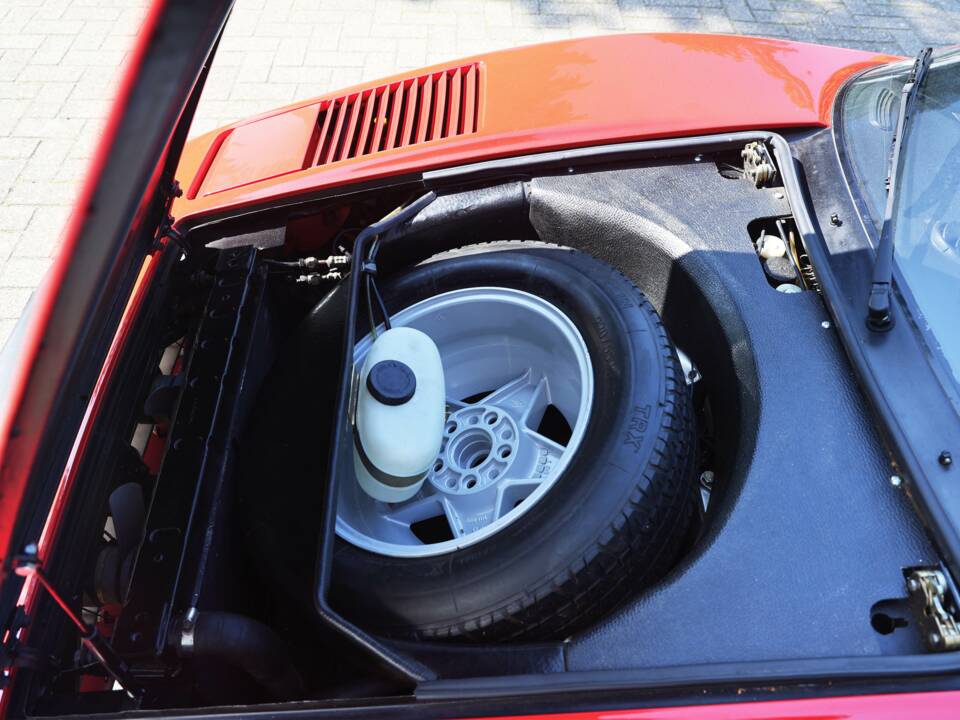 Image 54/61 of Ferrari 308 GTBi (1982)