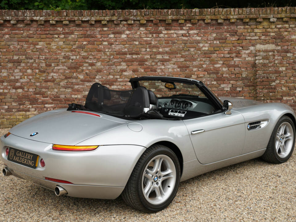 Image 24/50 of BMW Z8 (2000)