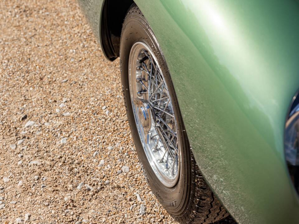 Image 18/62 of Aston Martin DB 4 GT (1960)