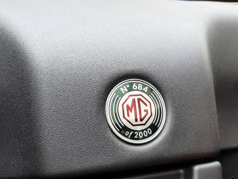Immagine 29/50 di MG F 1.8i VVC 75 LE "75th Anniversary" (1999)