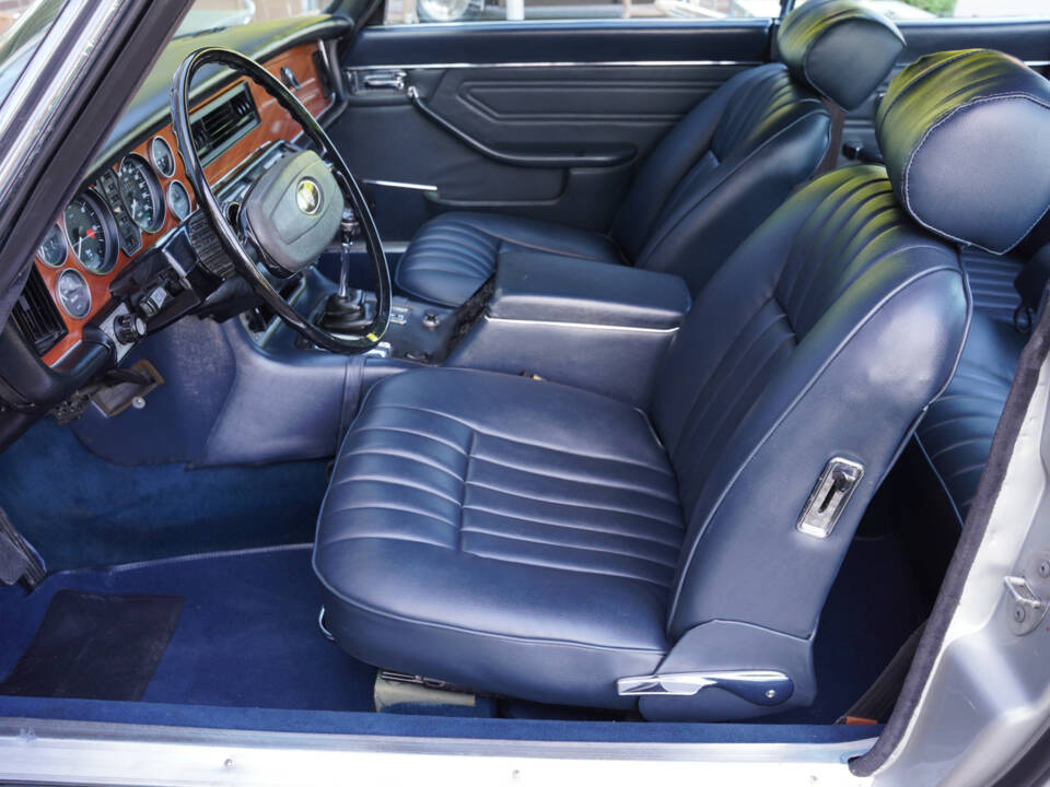 Bild 31/50 von Jaguar XJ 6 C 4.2 (1975)
