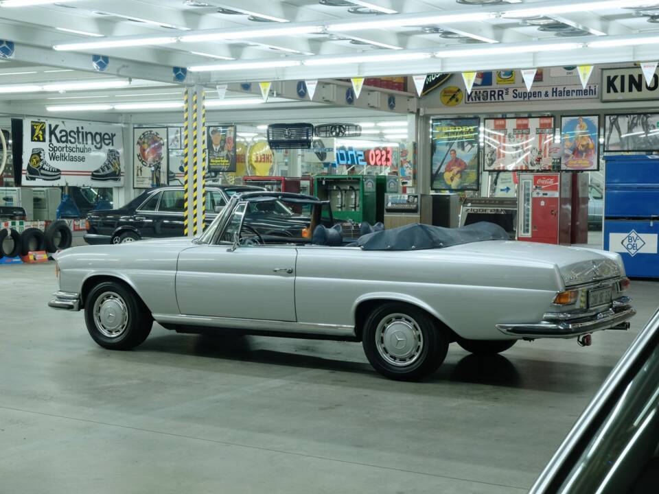Image 6/50 of Mercedes-Benz 280 SE 3,5 (1970)