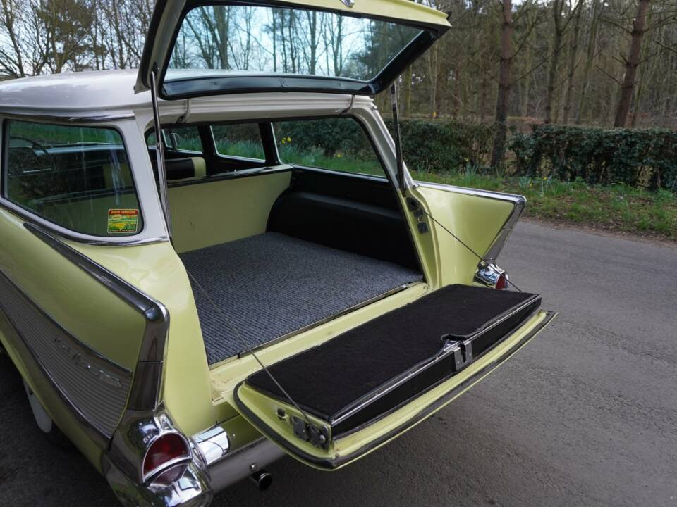 Immagine 17/23 di Chevrolet Bel Air Station Wagon (1957)