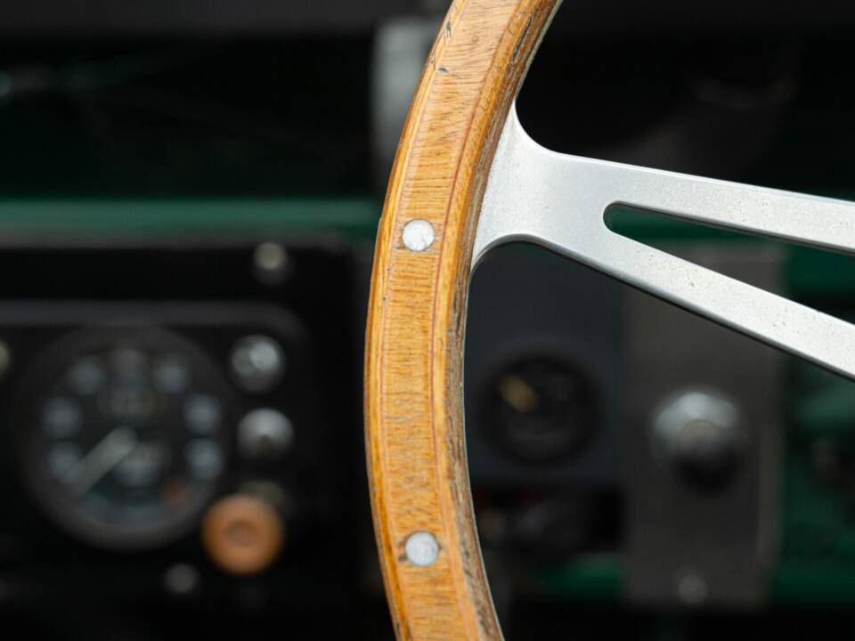 Bild 33/50 von Land Rover 88 (1978)