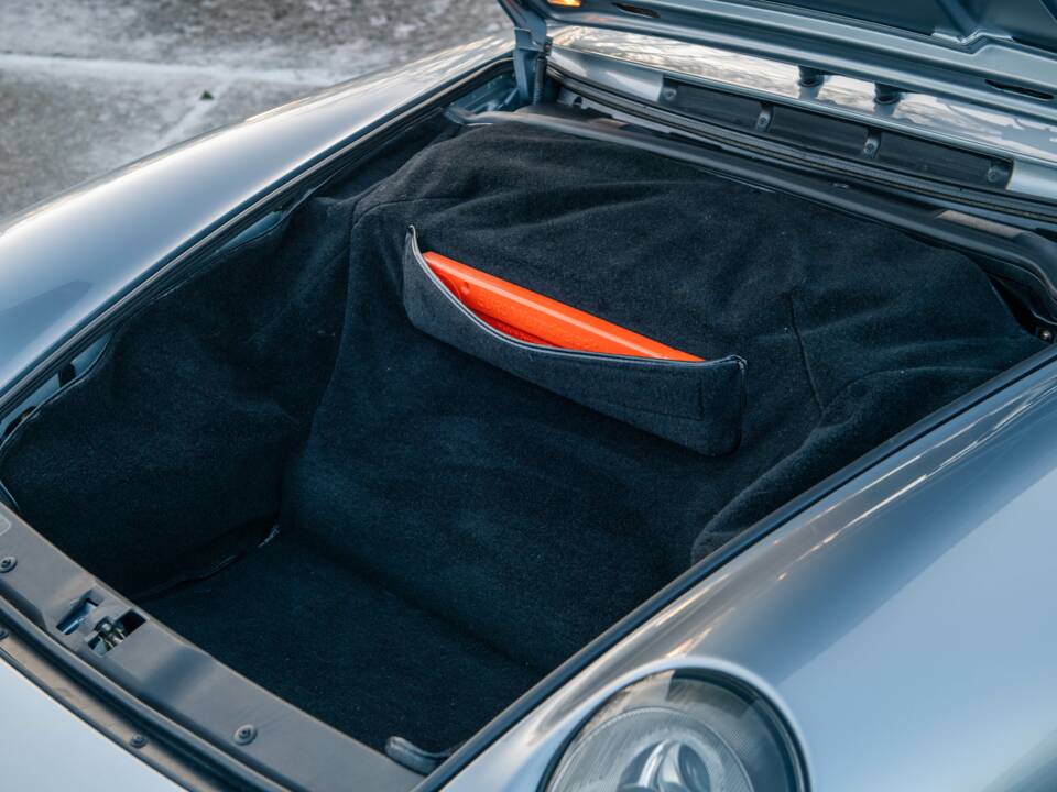 Bild 26/27 von Porsche 911 Carrera (1994)