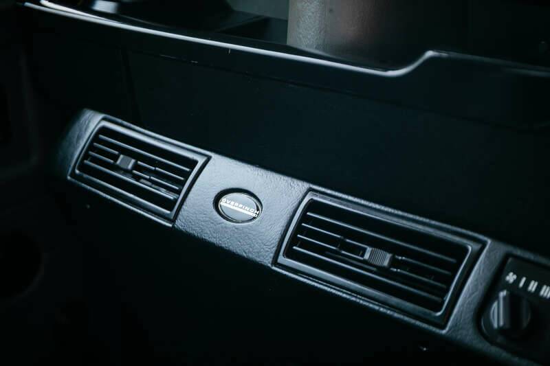 Image 22/50 of Land Rover Defender 90 "50th Anniversary" (1998)