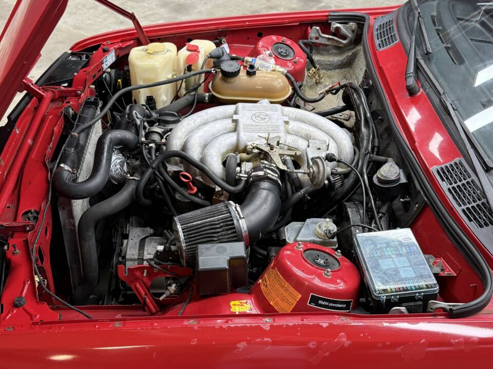 Afbeelding 10/26 van BMW 320i (1985)