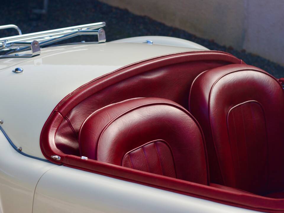 Image 10/56 of MG MGA 1500 (1957)