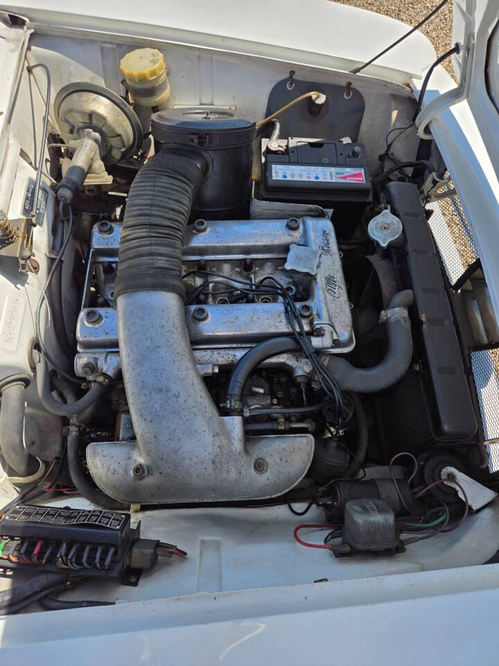 Image 55/84 of Alfa Romeo Giulia GT 1300 Junior (1968)