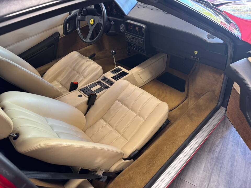 Image 31/59 of Ferrari 328 GTS (1988)