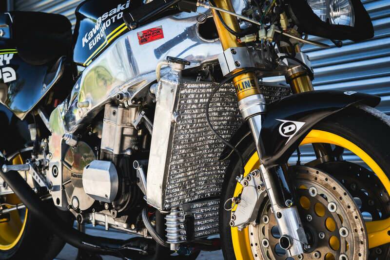 Bild 22/50 von Kawasaki ZX-R 750 (1989)