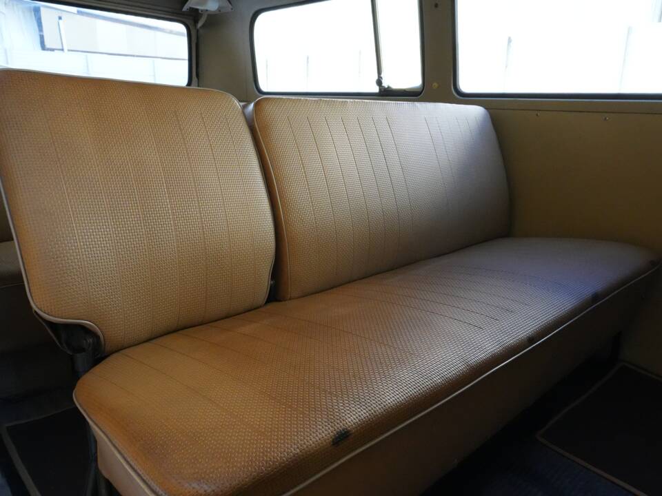 Bild 15/16 von Volkswagen T2a Kleinbus (1967)