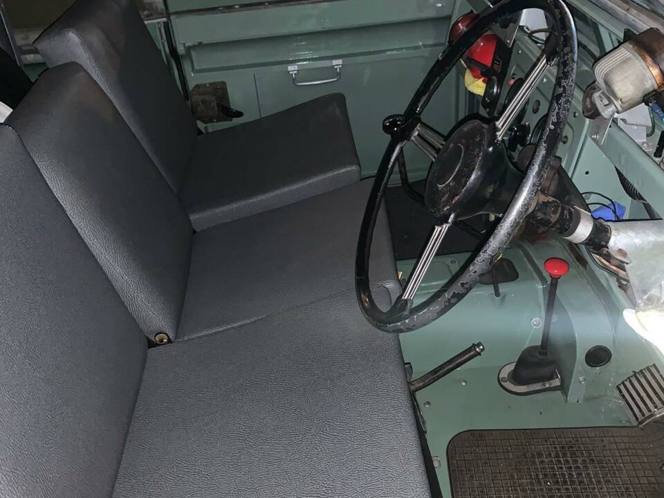 Image 5/17 of Land Rover 88 (1960)