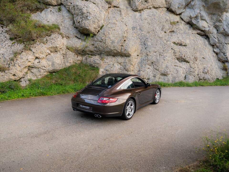 Image 12/13 of Porsche 911 Targa 4S (2008)