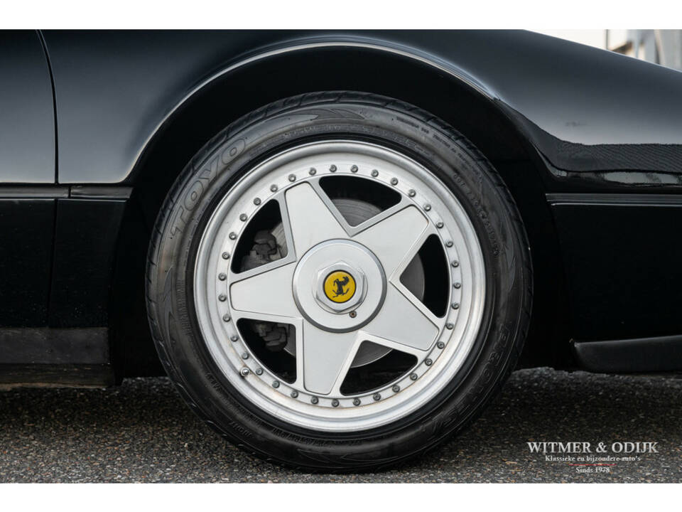 Image 33/41 de Ferrari 328 GTS (1989)