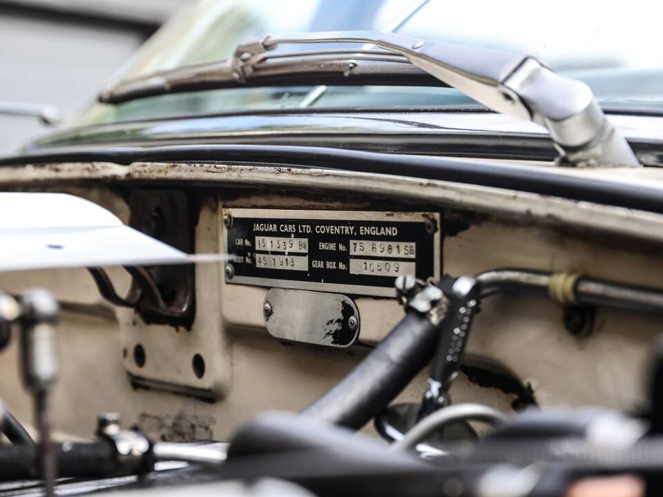 Bild 23/41 von Jaguar E-Type V12 (1972)