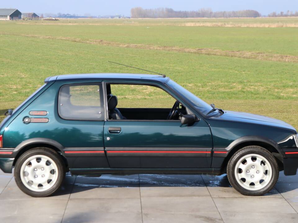 Bild 35/50 von Peugeot 205 GTi 1.9 (1991)