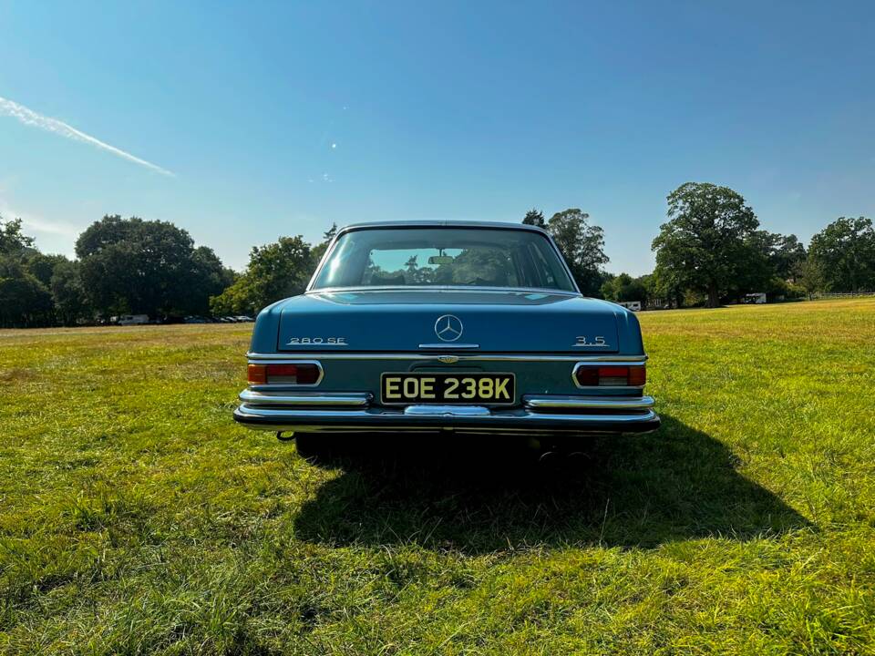 Image 10/57 de Mercedes-Benz 280 SE 3,5 (1972)