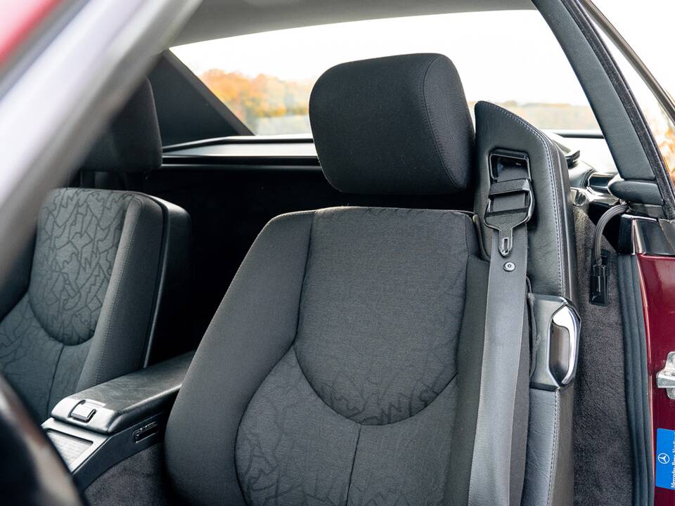 Image 29/47 of Mercedes-Benz SL 280 (1996)