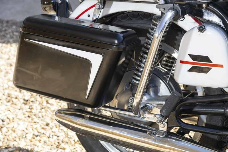 Image 10/36 of Moto Guzzi V 7 Special (1970)