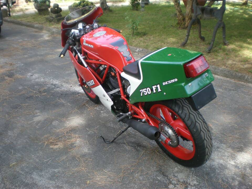 Immagine 13/50 di Ducati 750 F1 (1986)