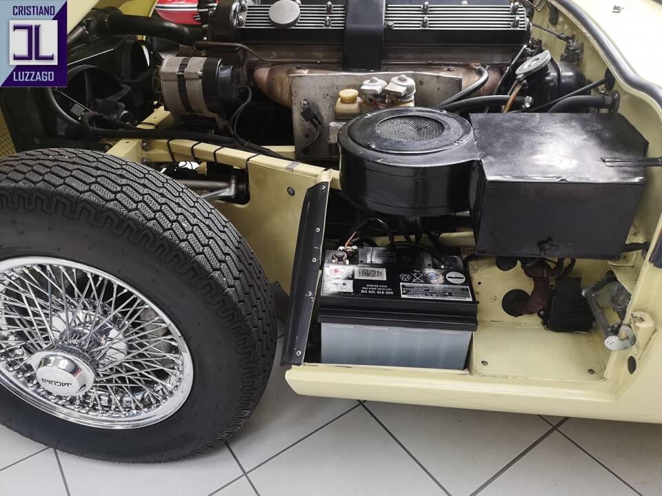 Image 39/51 de Jaguar E-Type (1970)