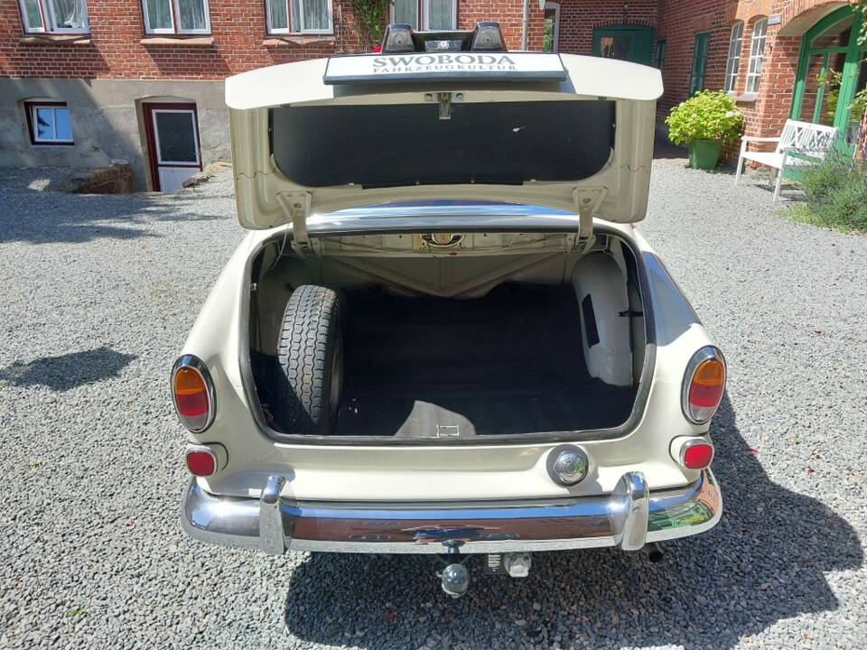 Image 14/15 of Volvo P 121 (1965)