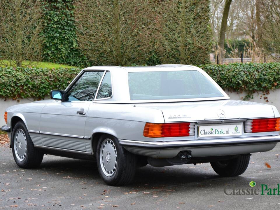 Image 28/50 of Mercedes-Benz 300 SL (1986)