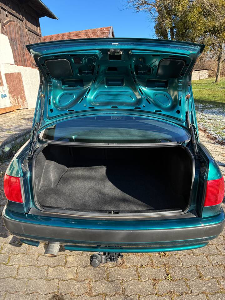 Imagen 10/16 de Audi 80 - 2.0 E (1994)