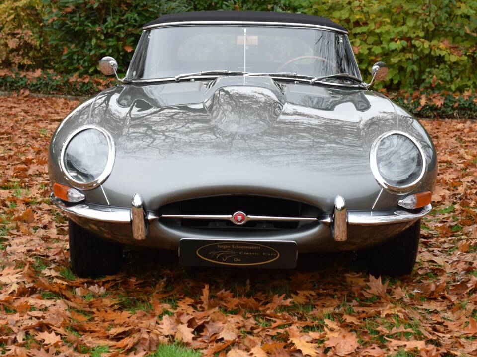 Imagen 3/30 de Jaguar E-Type 4.2 (1966)