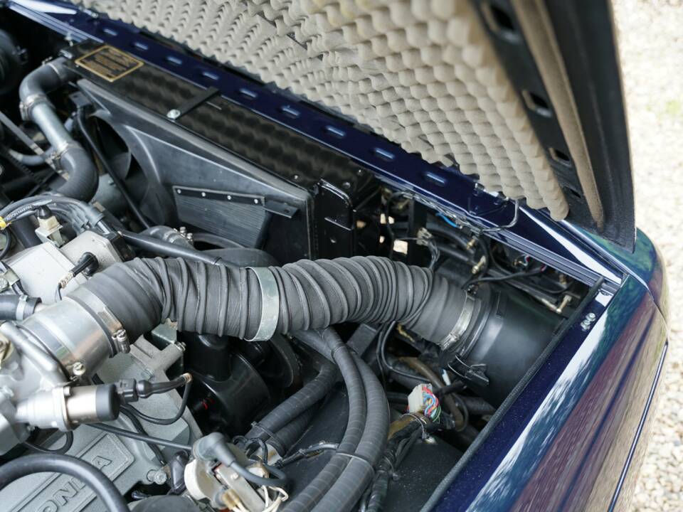 Bild 18/50 von Aston Martin V8 Zagato Vantage Volante (1990)